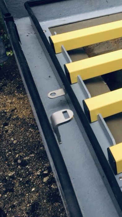 Quincaillerie inox et verrouillage trappe composite PRV — idréva